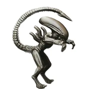 3D Printed Alien Sculpture Hanging Decor, Festive Gift for Holiday Season, Unique Wall Art Piece, Perfect for Home Decoration