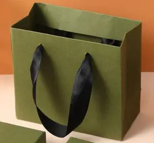 Falling in Love Brand Set of Rings Earrings Jewelry Necklace Pendant and Green Jewelry Box for Gift