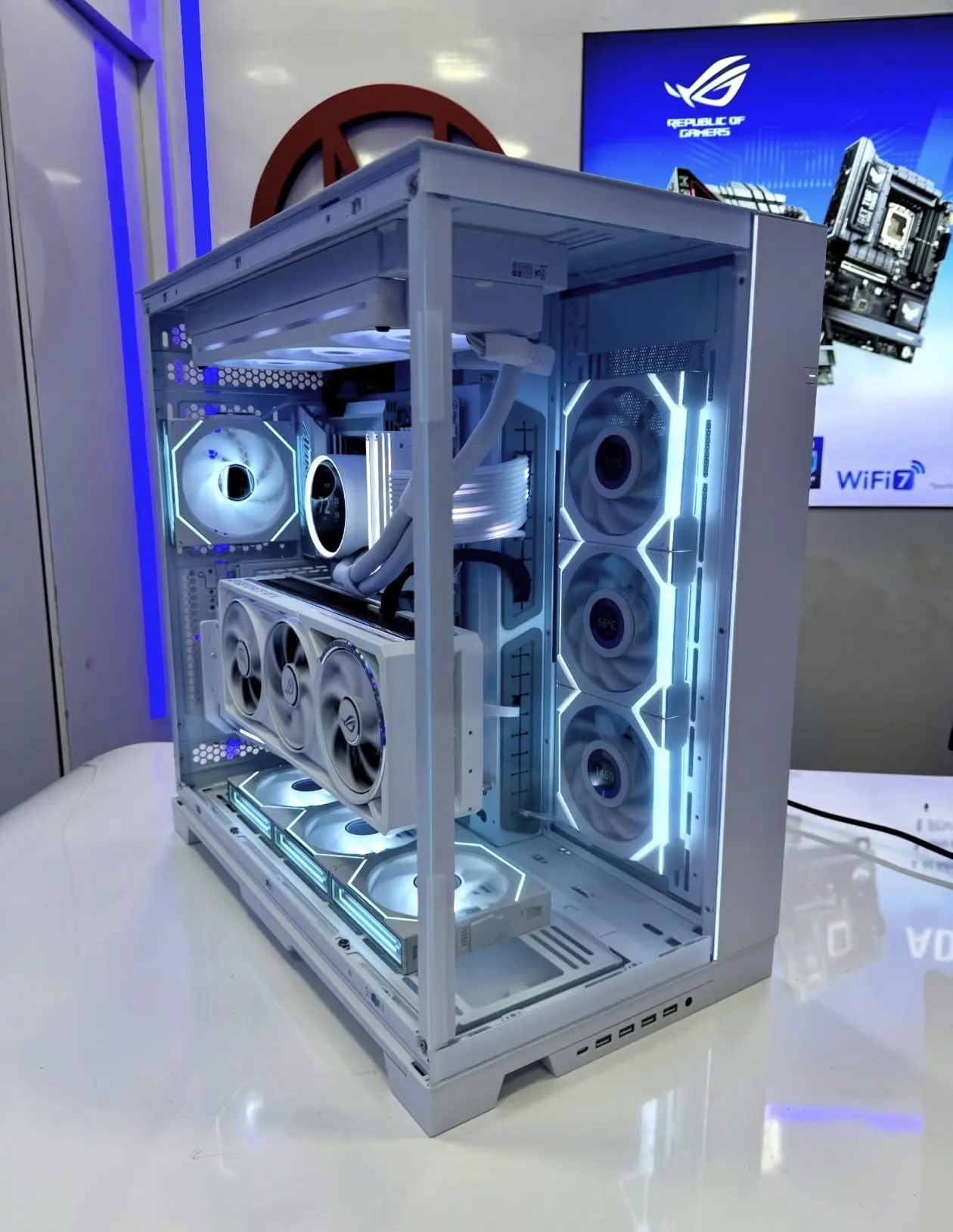 Brand new PC Build AMD white +Rog RTX 5090