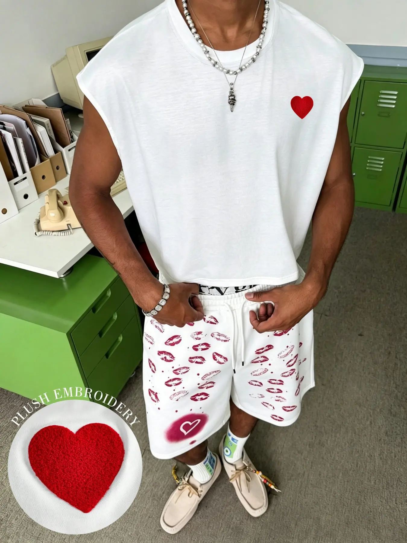 Men's vest, loose-fitting short style, 3D plush embroidery, heart pattern on the chest, suitable for anniversaries, proposals, parties, etc., couple's wear, comfortable and soft fabric, new summer 2026 style.