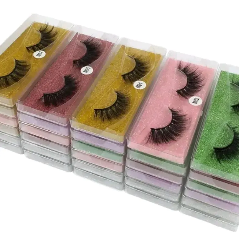 one set of mystery lashes one set of mystery lashes
