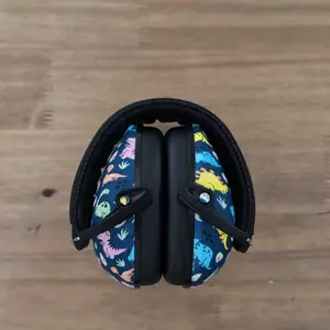 Vanderfields Kids Hearing Protection Ear Muffs 33dB - Broad Noise Cancelling Earmuffs for Children Age 3 to 12 - Adjustable Foldable Design for Concerts, Fireworks and Loud Events