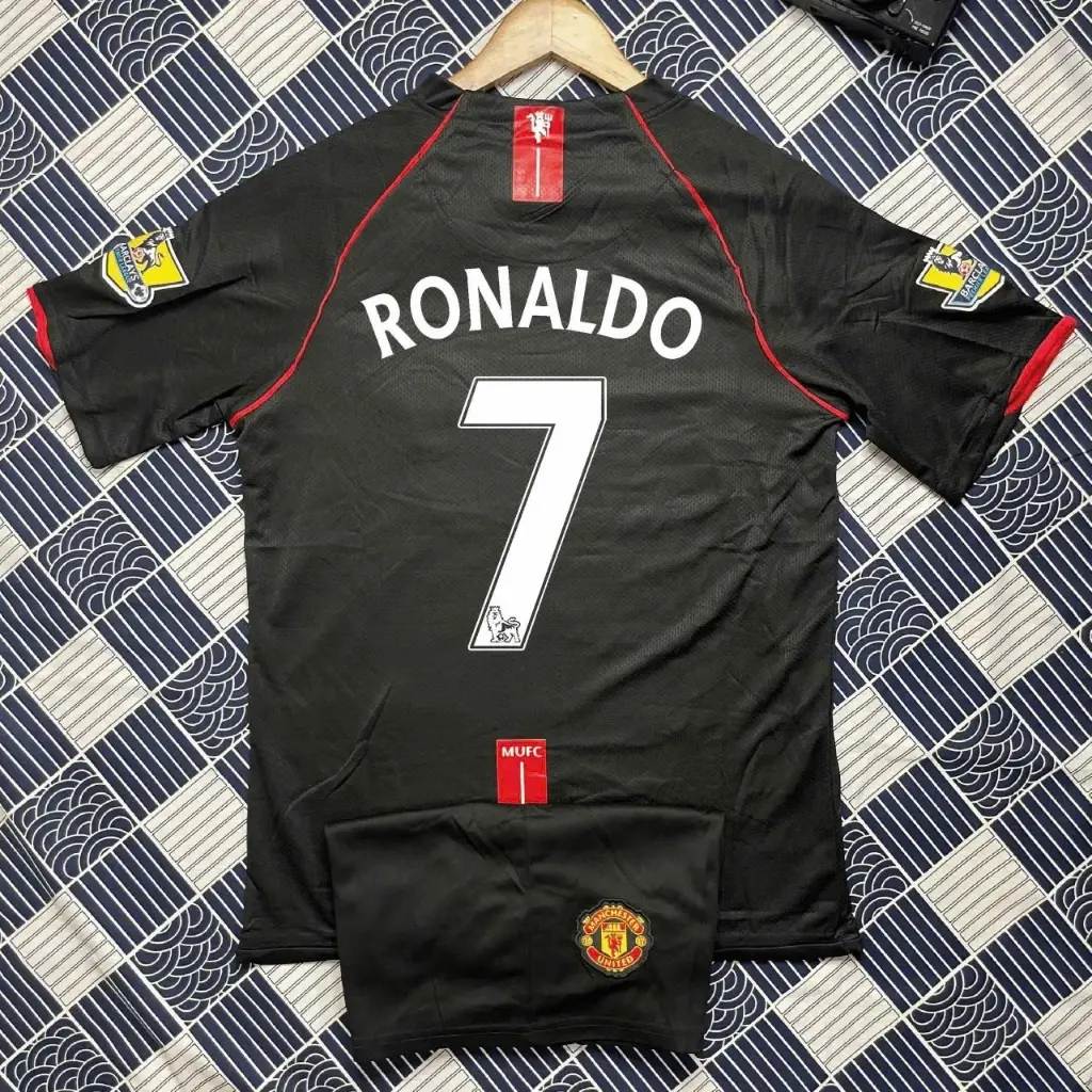 RETRO 2008 - Man U Football Kit