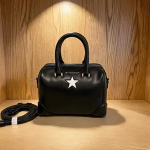 Pre-owned GIVENCHY Leather Shoulder Bag C0716055318