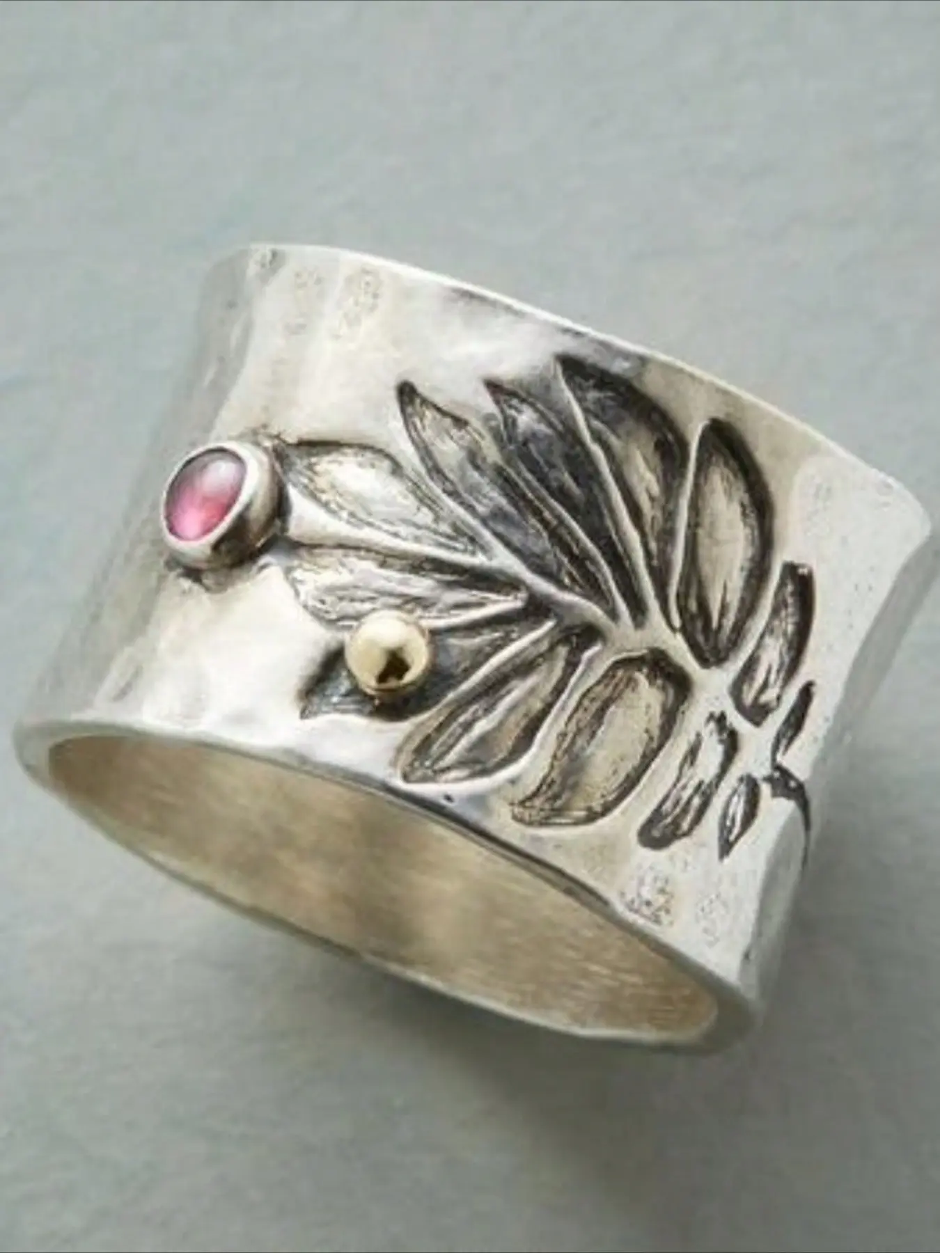 Boho Retro Style Silvery Carved Wide Leaves Ring with Pinkish Zircon Inlay, Sparkling Zircon Inlay, Unique Rings, Beautiful Rings - Perfect for Daily Outfits, Parties, Vacation, Music Festival