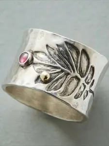 Boho Retro Style Silvery Carved Wide Leaves Ring with Pinkish Zircon Inlay, Sparkling Zircon Inlay - Perfect for Daily Outfits, Parties, Vacation, Music Festival