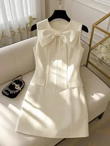 Elegant Round Neck Belted Bow Mini Dress, Sleeveless Women's Fashion, Romantic Style, Perfect for Parties and Special Occasions, Elegant Formal Dress