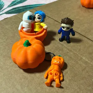 Halloween Keychain Characters Collection - 3D Printed Articulated Fidgets with Spooky Cute Designs Pumpkin Skeleton Clown Scary Characters Perfect for Halloween Gifts Lightweight for Keys Backpacks or Party Favors