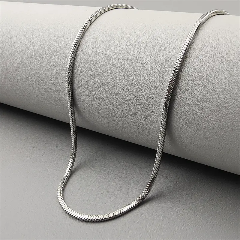 Elegant Silver Snake Chain Necklace – Timeless Style for Every Occasion Summervibes Elegant Silver Snake Chain Necklace – Timeless Style for Every Occasion Summervibes
