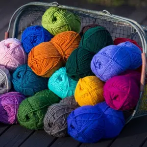 Lanaloft Worsted Weight Yarn | 160 Yards | 100% Wool