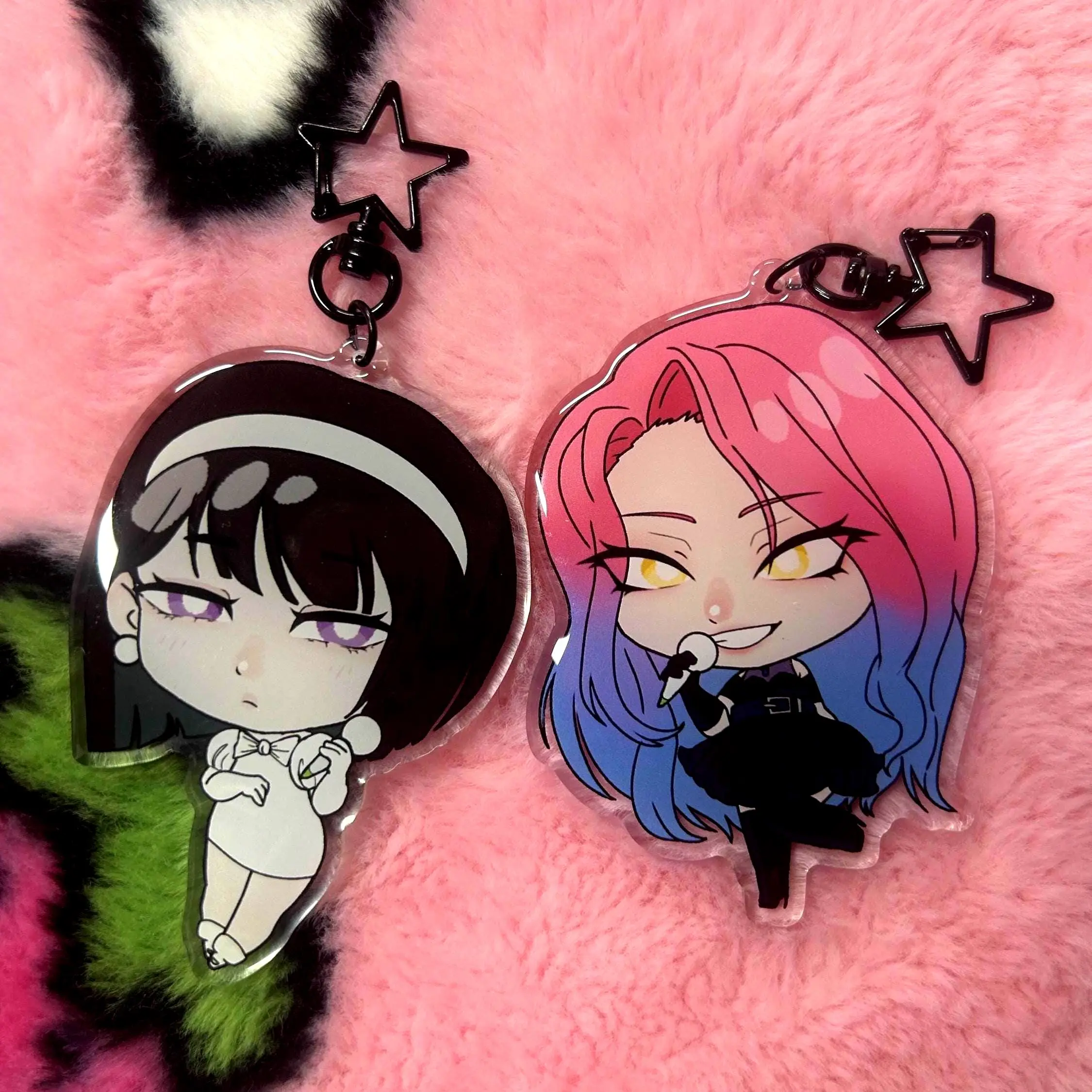 Alien Stage Mizi and Sua Keychain Acrylic Charms - Cute Characters, Kawaii Bag Charm for Keys, Backpack & Gifts, Collectible Fan Accessory, Aesthetic Game Merch!