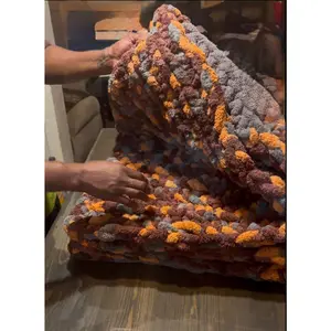 CHUNKY KNIT BLANKET
