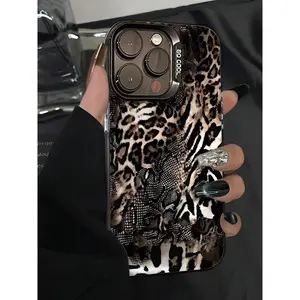 Leopard and snake pattern splicing phone case, this product is a 2D image, compatible with iPhone 17/16/15/14/13/12/11 Pro Max/X/XS/Xs Max/XR/16E/7P/8P, making it a perfect Christmas gift for friends, family, or for personal use.