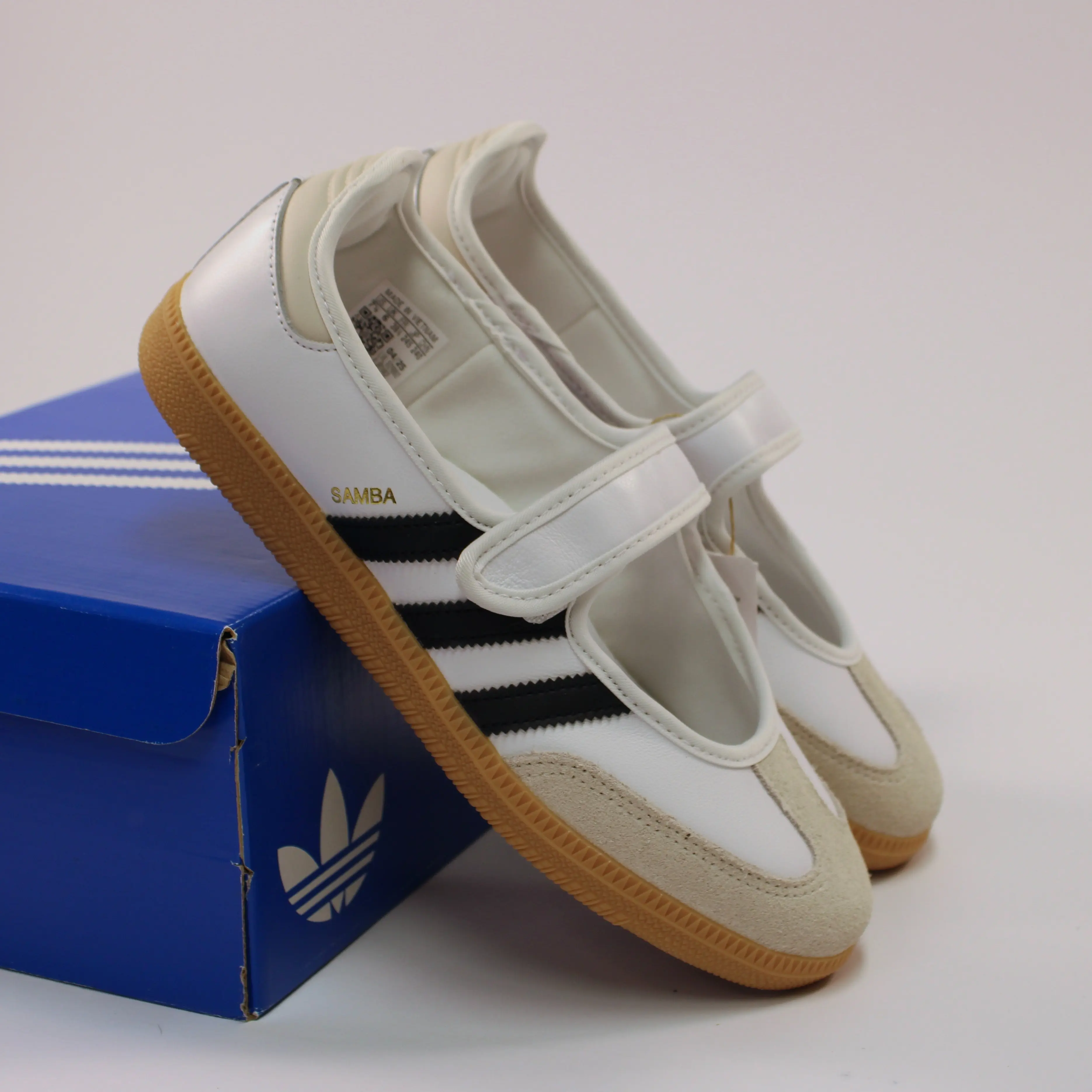 Adidas Samba Jane White Black Gum Women's Sneaker - Authentic Brand New Shoes JR1402 - TikTok Shop Adidas Samba Jane White Black Gum Women's Sneaker - Authentic Brand New Shoes JR1402 - TikTok Shop