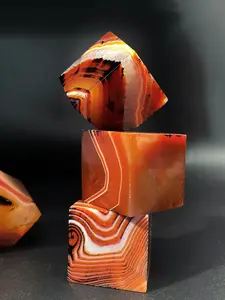 1pc Natural Crystal Red Sardonyx Square Ornaments, Creative Home Office Desktop Decorations, Crystal Collection, Unique Gift First Choice.