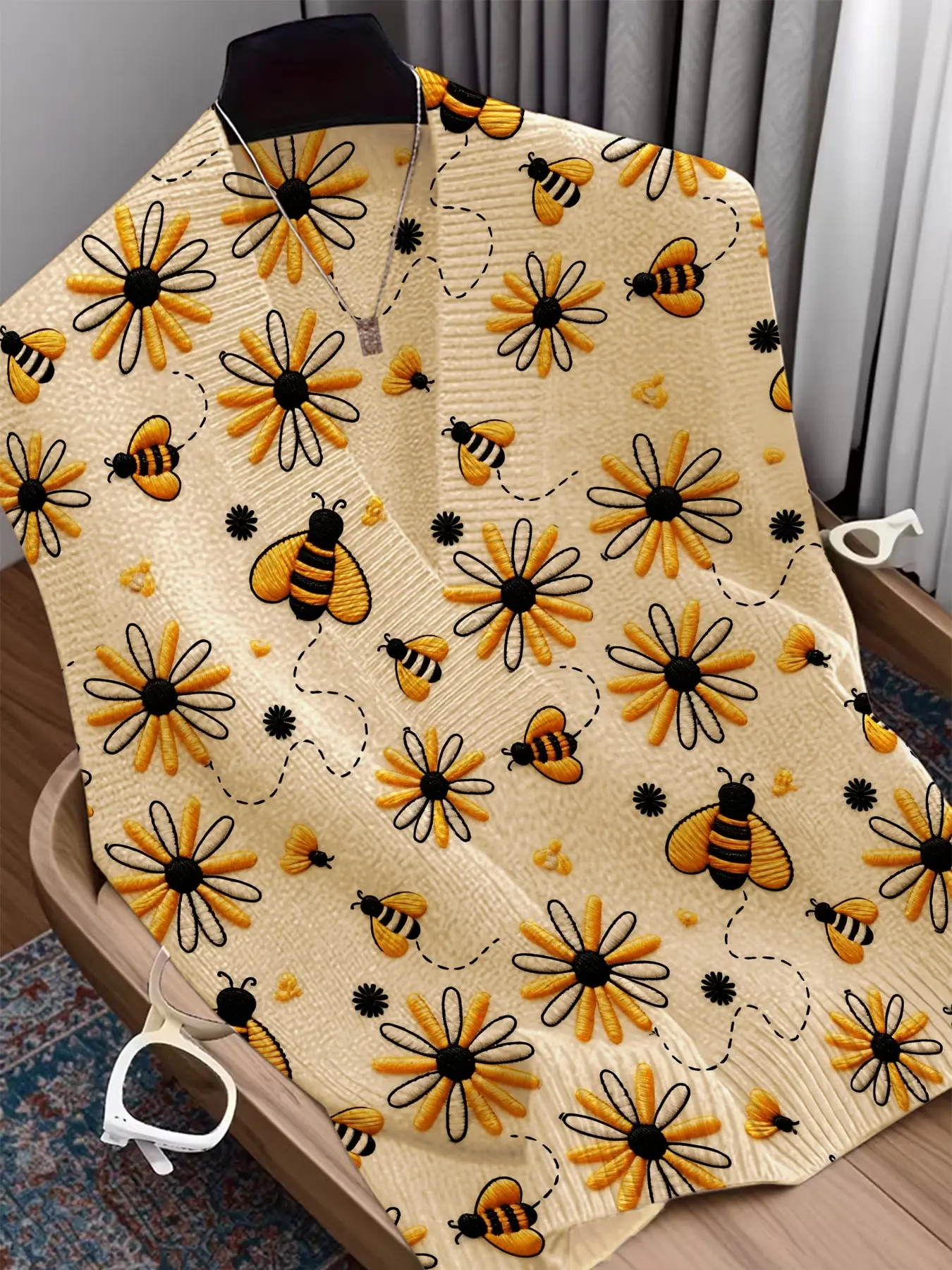Spring Summer Elegant Chic Women's Vintage Farmhouse Cartoon Bee Animal Floral Printed Vest, Cross Deep V Neck Sleeveless Knitted Vest Top Sweater