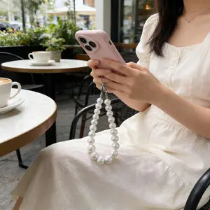 Y2K Vintage Handbag with Pearl Decorative Chain, Fashion Wristband Keychain, Bag Hanging Decoration, Unique DIY Beaded Phone Strap, Phone Charm