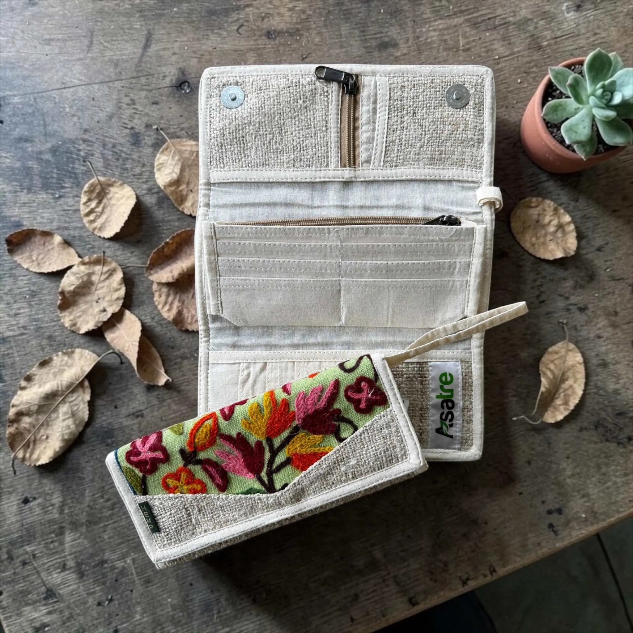 Hemp Wallet – Handmade Embroidered Floral Trifold Sustainable Vegan Bohemian