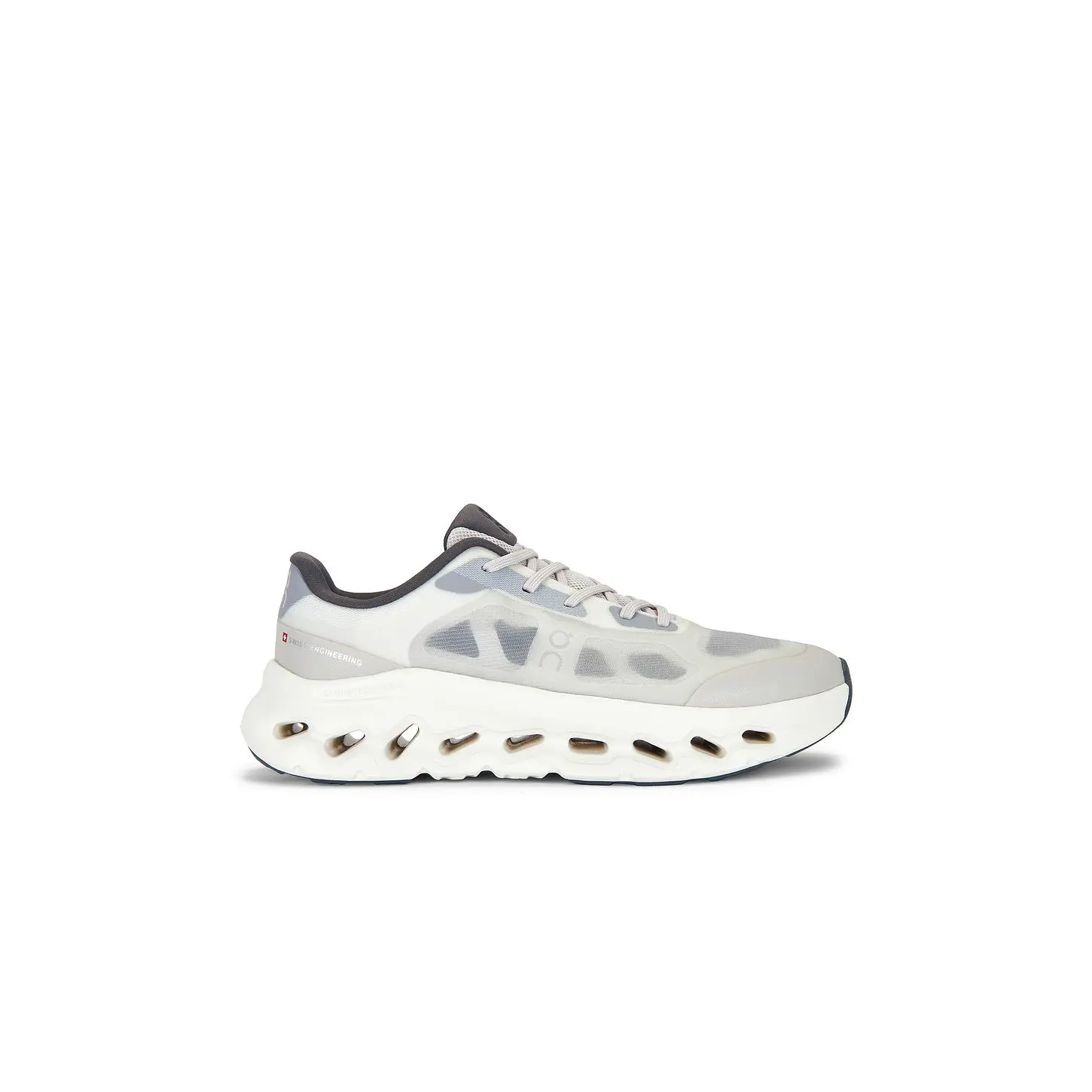 On Cloudtilt Remix in Alloy & Ivory On Cloudtilt Remix in Alloy & Ivory