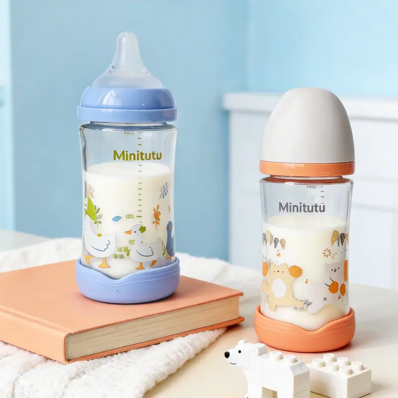 HOTMIR 240ML Baby Glass Bottle  Wide Mouth for Easy Cleaning  With Silicone Base Protective Cover and Cartoon Print  Feeding Essential