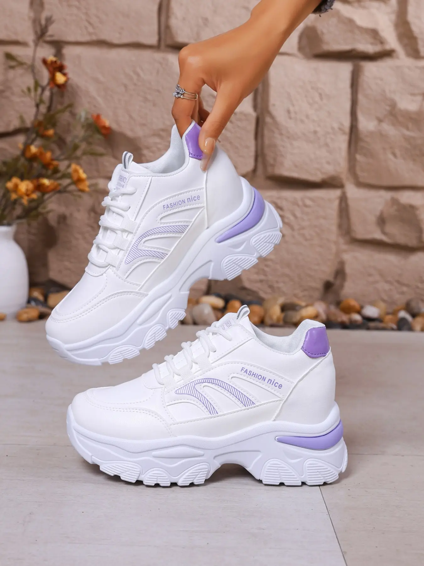 Lace-up sports athletic dad shoes, Walking shoes, designed for women, height-increasing white casual chunky heel shoes, comfortable and lightweight wedge sneakers, breathable and durable, suitable for school, travel, and other occasions