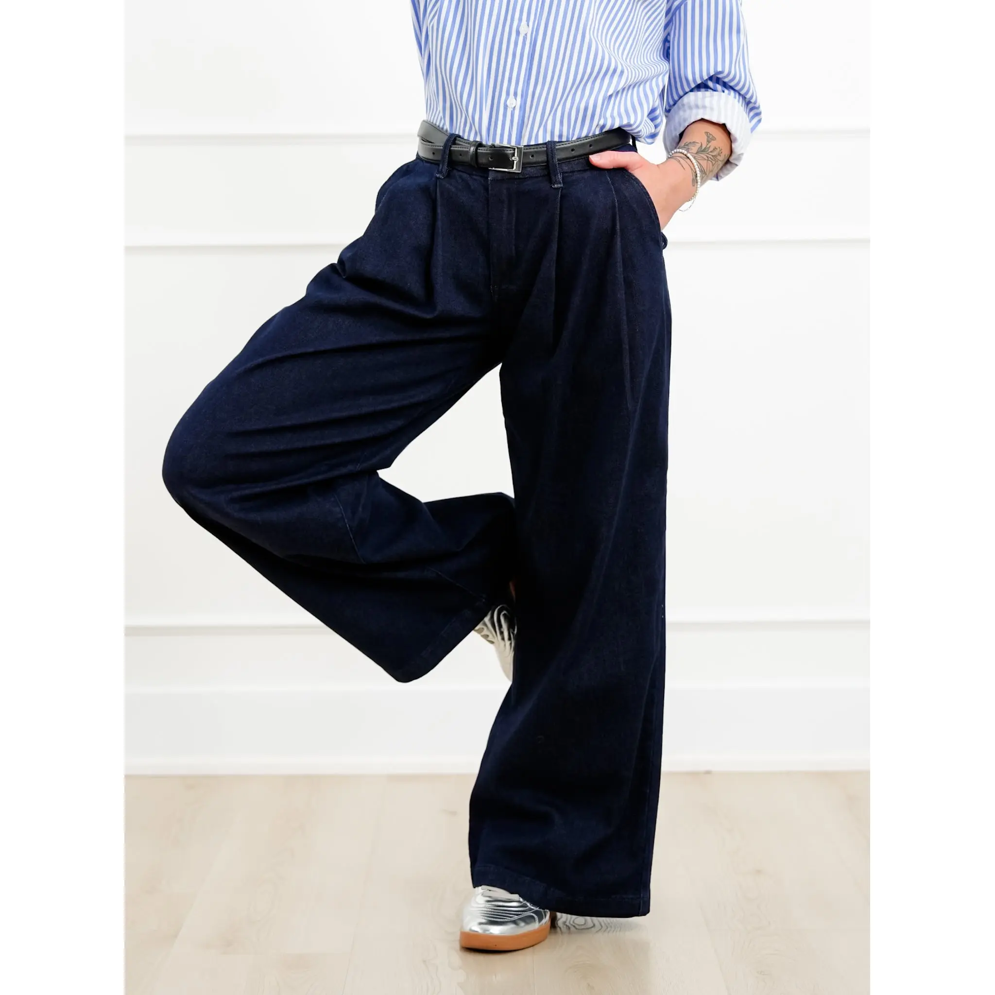 Risen Dark Wash Slouchy Palazzo Pleated Jeans