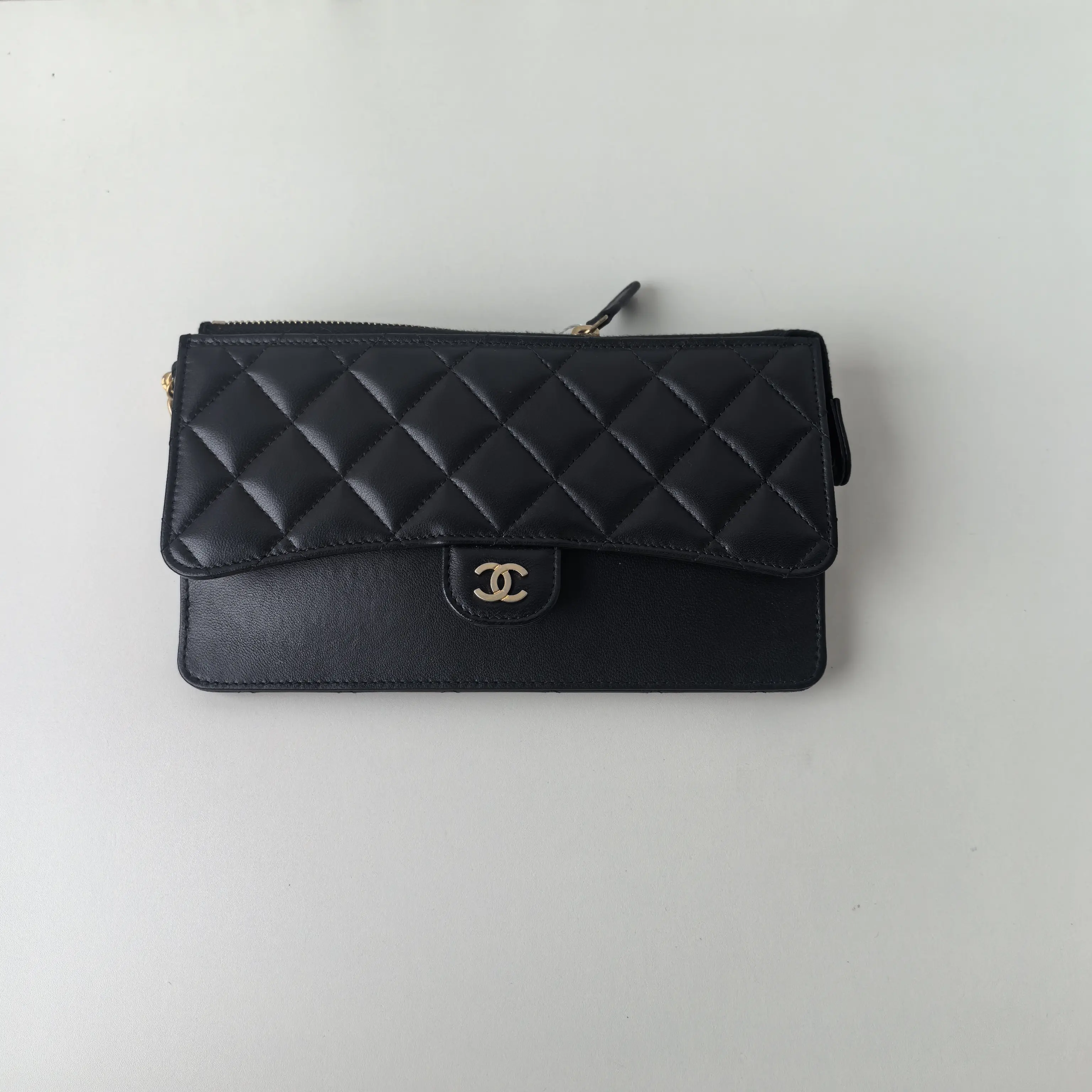 Pre-owned CHANEL cow Clutches & Wristlets wristlets