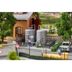 131338-2 Tanks - Track Gauge H0