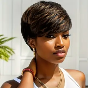 A Short Black And Yellow Mixed Wig with Bangs, Suitable for Everyday Wear, Halloween, Christmas Parties, And Cosplay, Featuring a Wavy Style in Burgundy And Black