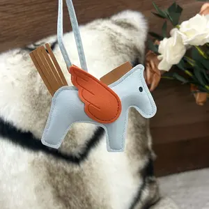 Pre-owned pony charm(Random color)