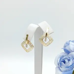 Yordy Elegant earrings for women, 14k gold plating, high quality.