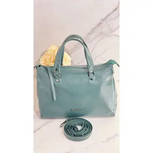 Emerald Grace: The Perfect Fusion of Elegance and Functionality