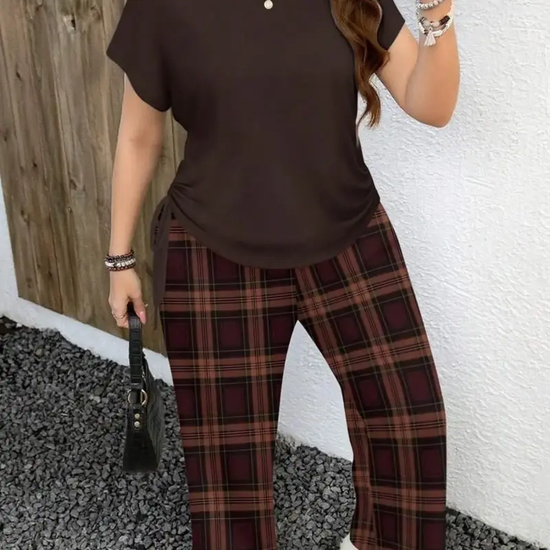 Women's Plus Size 2-Piece Set Outfit, Two Piece Set Women, Loose Short-Sleeve Top and Plaid Straight-Leg Pants, Casual Fashion Womenswear for All Seasons