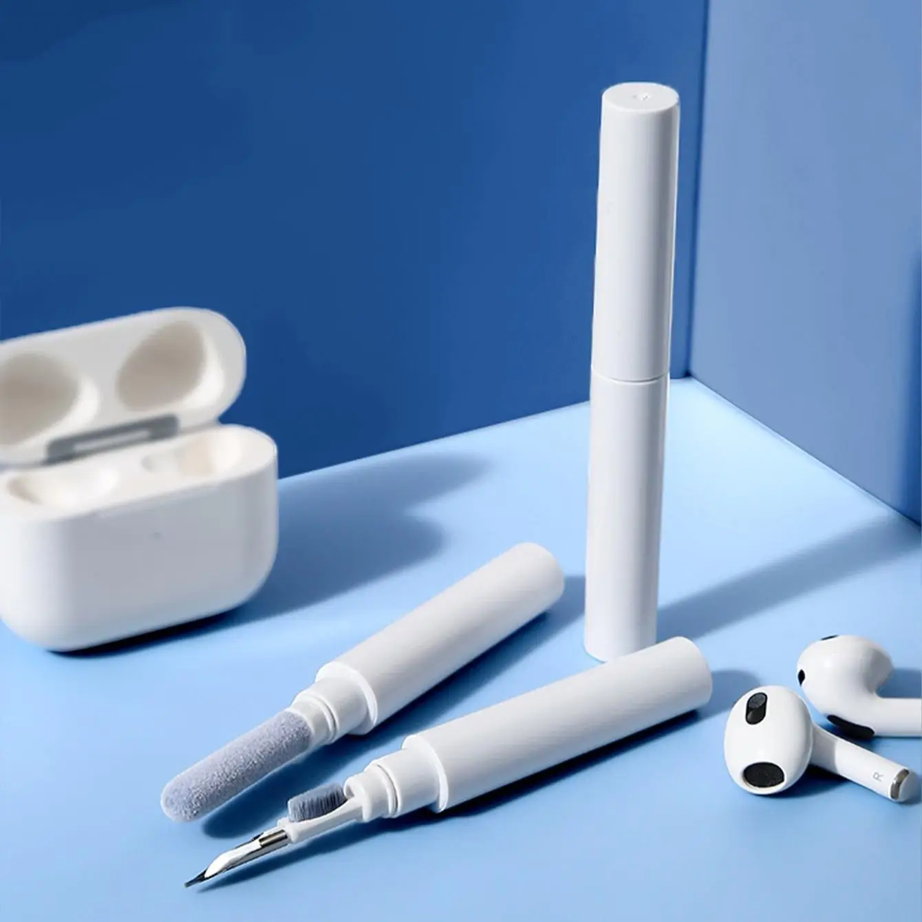 Headphone Cleaning Brush, 1 Count Multifunctional Bluetooth-compatible Earphone Cleaning Pen, Mobile Phone Horn Dust Removal Tool