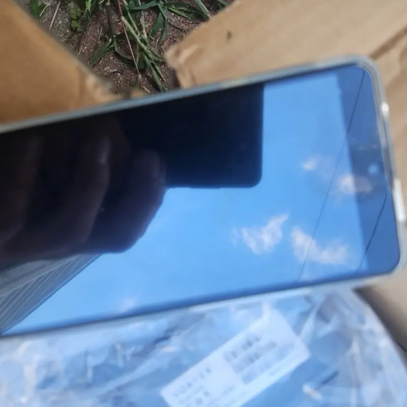 Vortex Zg55 Emerald Green Smartphone - Detailed Image Showcases Included Equipment