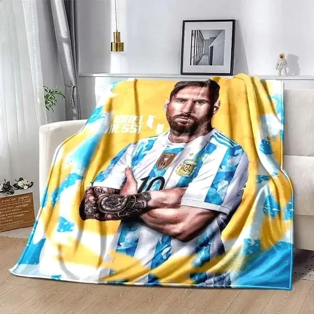Classic Football Superstar Geometric Print Flannel Blanket - Soft Flat Weave Throw, Portable for Home & Travel, Living Room Decor for Sofa/Bed, Ideal Back to School Item & Holiday Gift