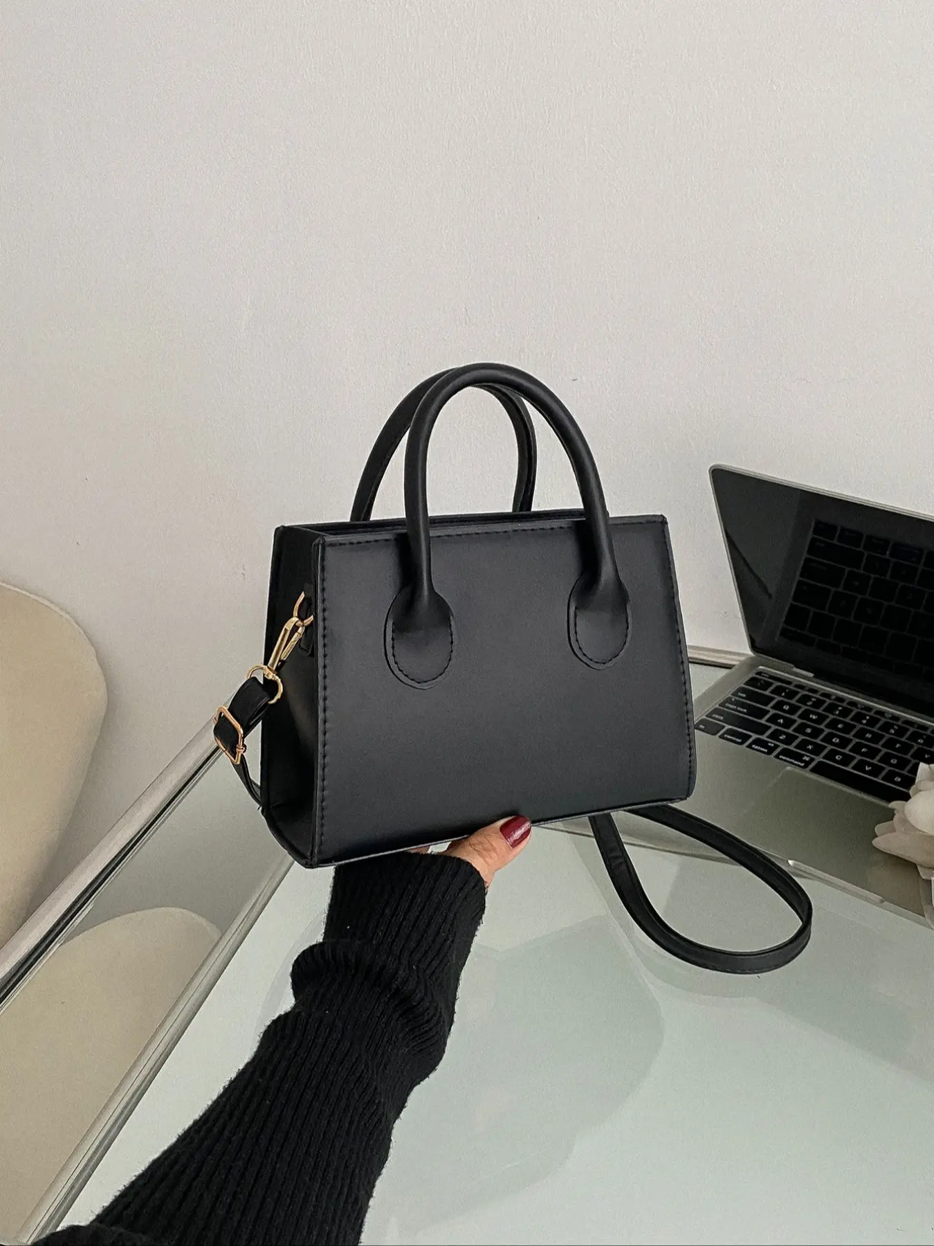 25 fall&winter Women's Leather Handbag, Plain Design Crossbody Bag, Handbag Shoulder Bag, Casual Style for All Seasons, Fashionable Commuter Travel Accessory, Trendy Commuting Bag, Crossbody Purse, Adjustable Crossbody Shoulder, Adjustable Strap Purse