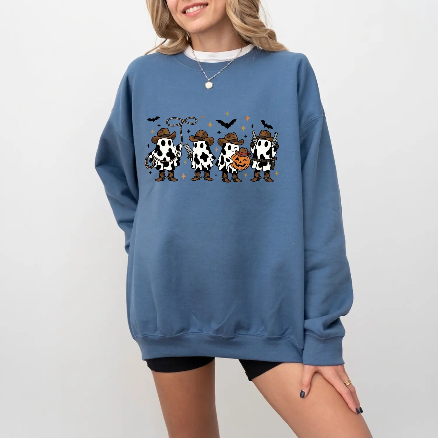 Women's Unisex Halloween Cowboy Ghost Crewneck Sweatshirt - Cute Western Graphic Tops, Comfortable Everyday Fall Country Spooky Season Wear