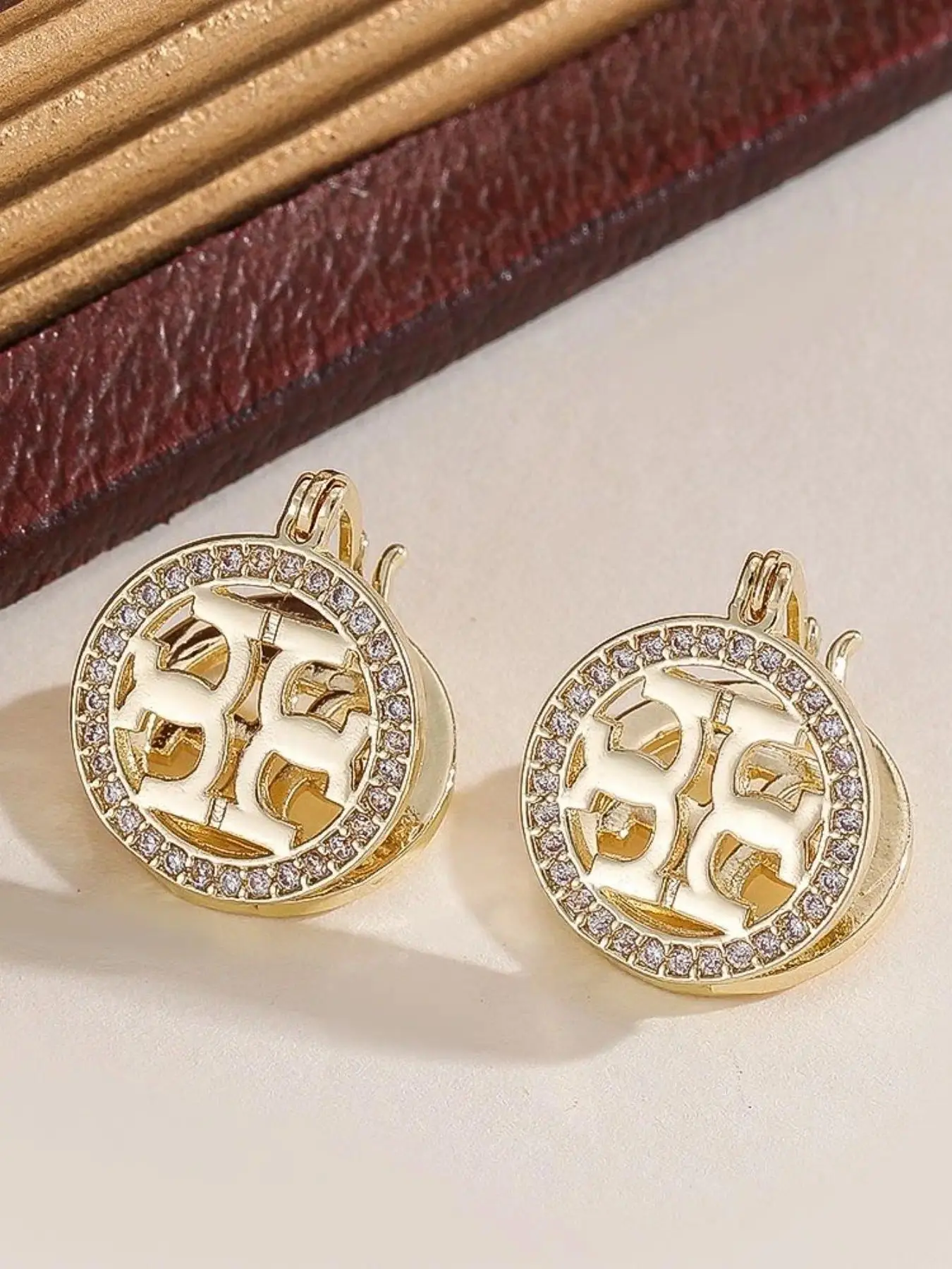 Women's Fashion Earrings Set, Copper Zirconia Ear Cuffs, Elegant Lightweight Design, Versatile Round Cutout Jewelry for Women, Versatile Accessory, Sparkling Ear Jewelry, Circle Shape Earrings, Fashionable Earrings, High Quality Earrings, Earcuff