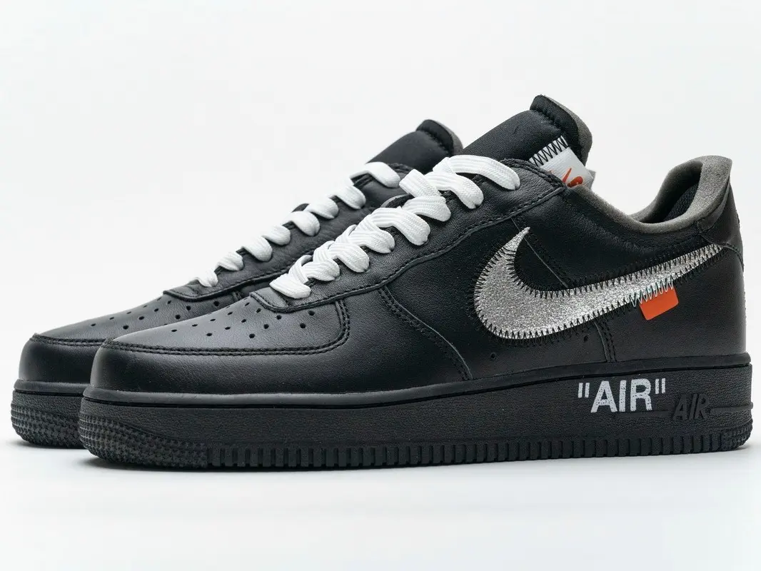 Sturdy matte leather matched with thick rubber sole, tight stitching brings long-term wear resistance and daily comfortable experience