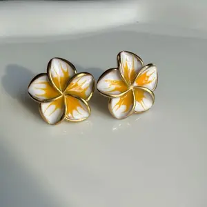Aretes de sacuanjoche