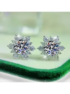 925 Sterling Silver 5A CZ Snowflake Earrings for Women, Tarnish Resistant Non-Fade, Sparkling Snowflake Dangle Stud Earrings, Perfect Gift for Birthday Valentine's Day Teacher's Day Christmas New Year, Daily Wear Party Holiday Jewelry