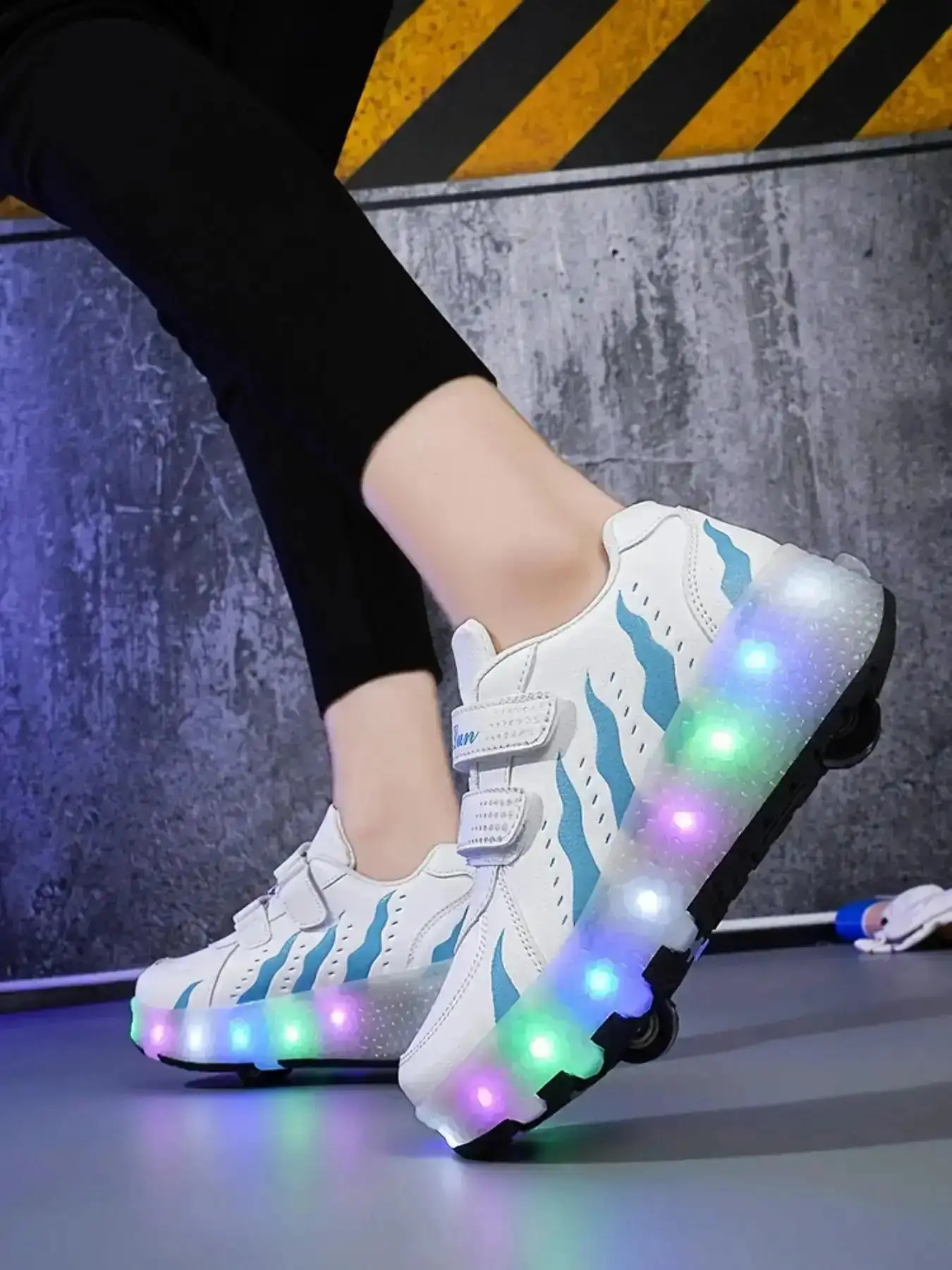 Boys Girls Fashion Breathable Dual-Wheel Skates with LED Lights, Outdoor Sports and Ice Skating, Ideal for Kids and Teens, All Seasons, Double Wheel Design, LED Light Feature, Rubber Sole, Roller Skate Shoes
