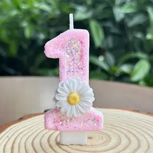 Pink birthday candles, cute daisy-shaped sparkling birthday candles, number cake candles, suitable for birthday parties and wedding anniversary decorations
