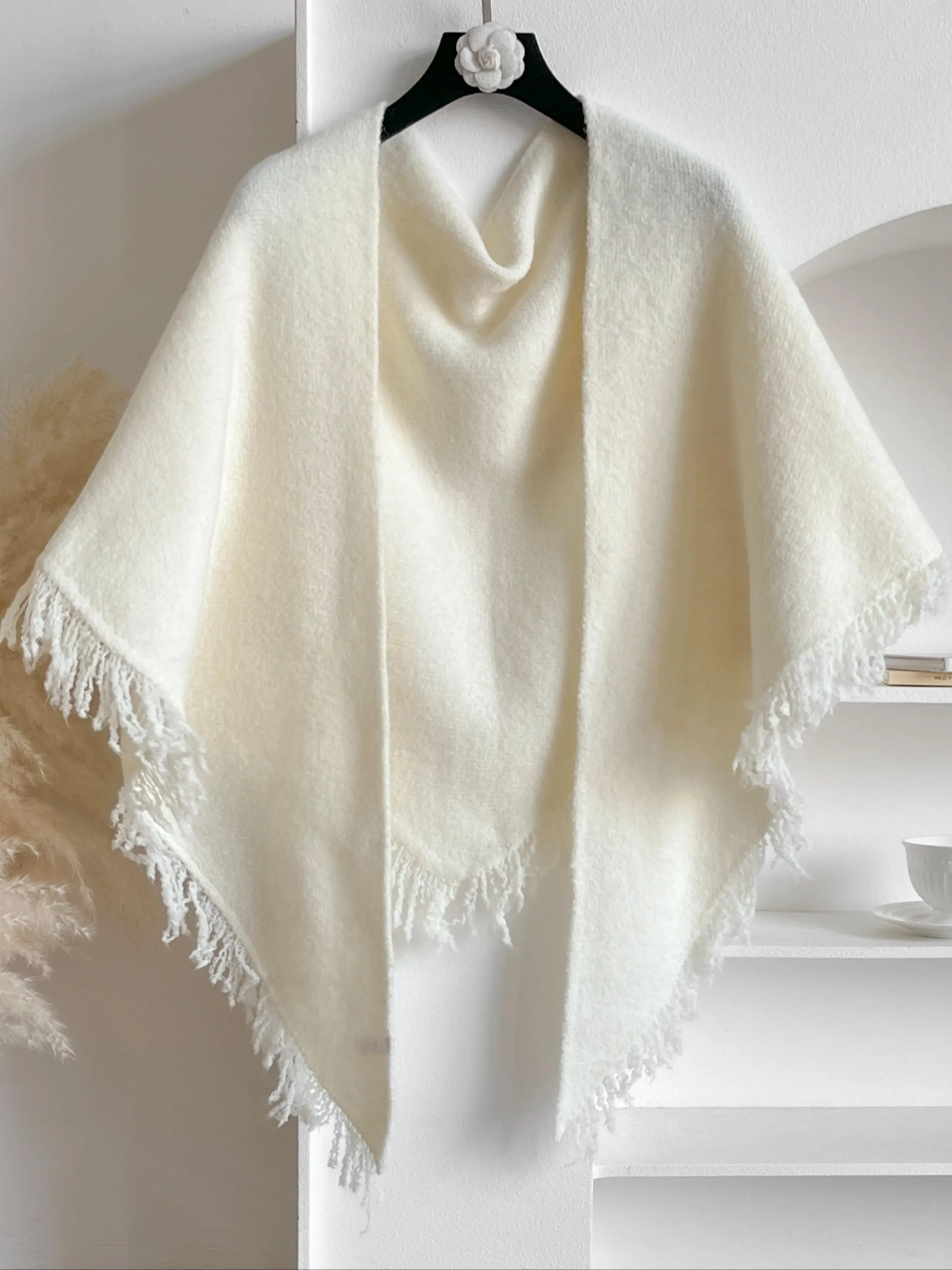 Women's Solid Color Fringe Trim Shawl Wrap, Fashion Neck Shawl, Casual Soft Shawl, Casual Chic Versatile Scarf for All Seasons, Fashion Accessories for Women & Girls