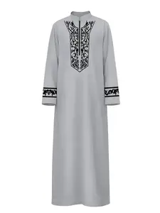 Boys' Light Grey Background Black Baroque Scroll Ethnic Embroidery Mandarin Collar Muslim Thobe