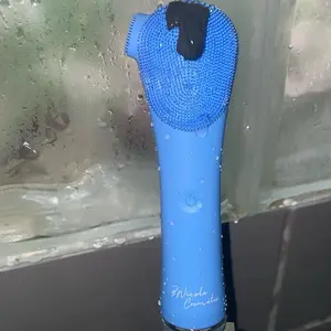 sonic silicone facial brush