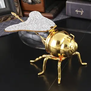 Vintage Glass Honey Jar with Diamond Embellishment, Hand-Carved Bee Design, Metal Spoon Included, Perfect for Afternoon Tea Set Decor, Gift Jar