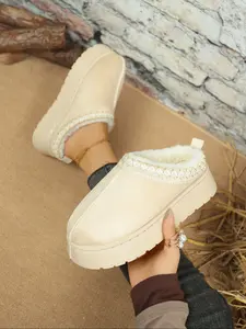 Women's Winter Warm Thick Sole Cotton Slippers, House Slippers, Plush Lining, Embroidered Pattern, Anti-Slip Comfortable High-Low Design, Versatile Home & Outdoors