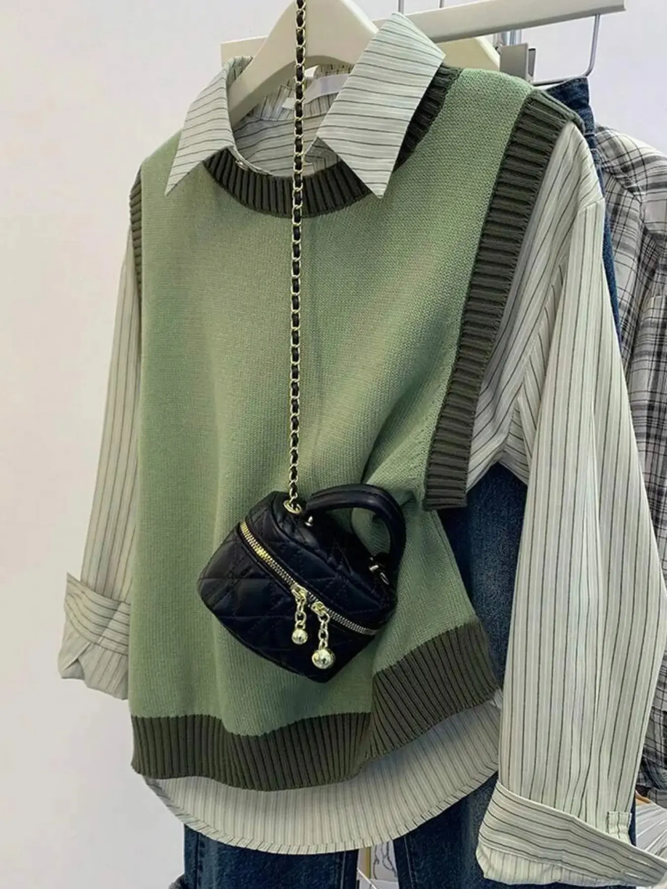 Spring Autumn Women's Casual Loose Fit Colorblock Sweater Vest, Fashionable Aesthetic Sweet Sweater Tank Top for Versatile Knitted Vest Top